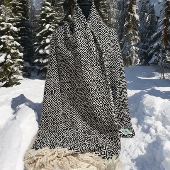 Villagers Collection Accessories - Mexican Rebozo Shawl in Black on Cream 100% Natural Raw Wool, Large Winter Wrap